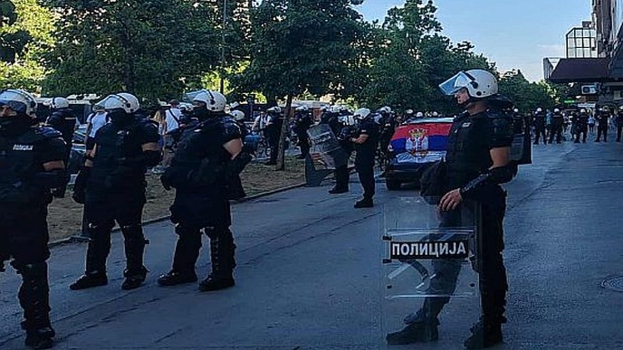 Skup ispred Osnovnog suda